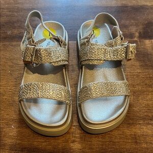 Steve Madden Gold Textured Kids Sandals